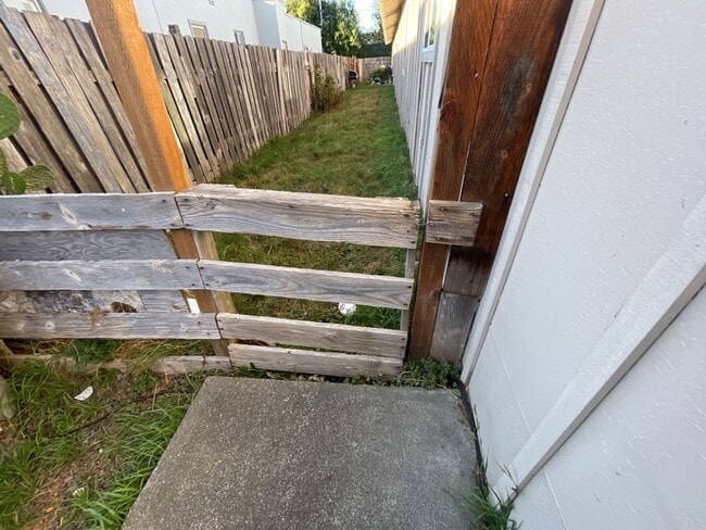 Building Photo - (OTM) 520-550 Summer [PRM: Marlene] (4)