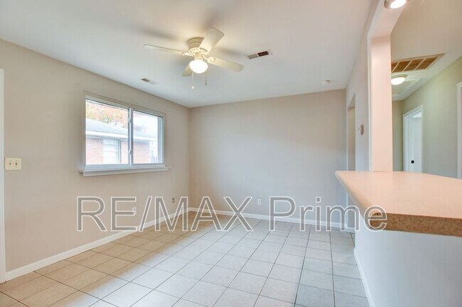 Building Photo - 511 Stafford St