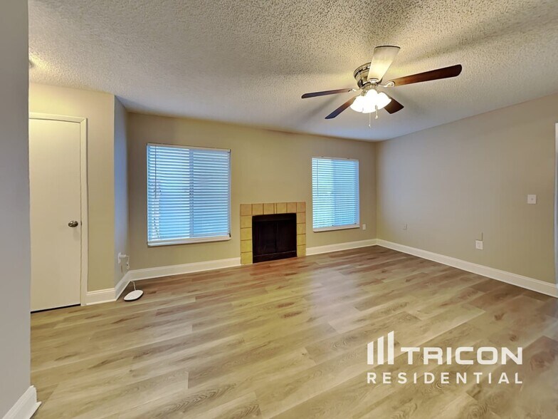 Building Photo - 1455 Marigold Dr