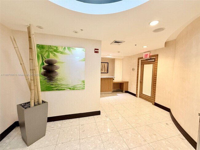 Building Photo - 253 NE 2nd St