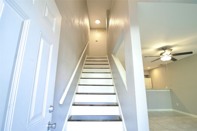 Building Photo - 16120 Stuebner Airline Rd