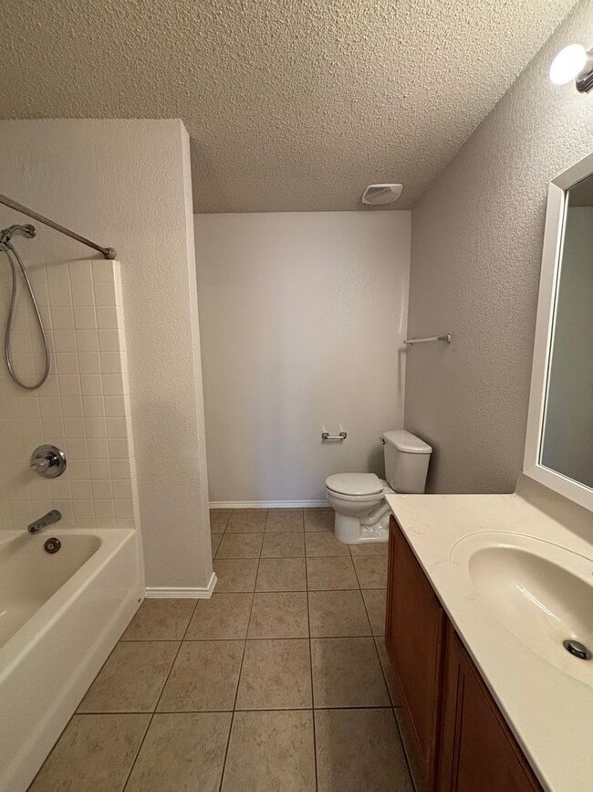 Building Photo - 532 Jeffdale Dr