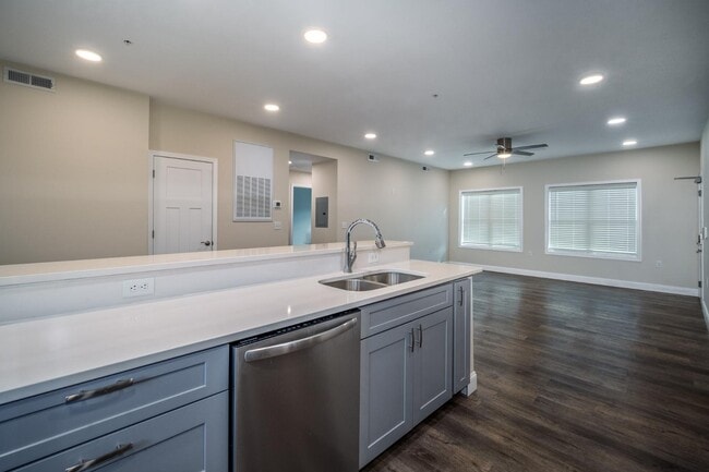 Building Photo - 71 Maple Grove Ln