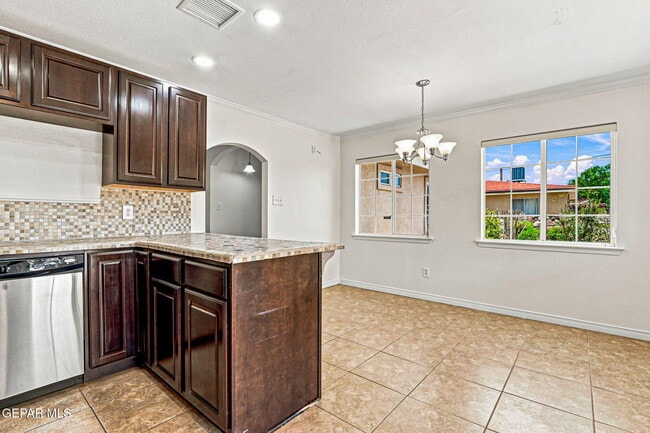 Building Photo - 6340 Modesta St