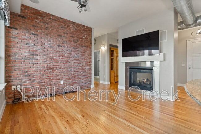 Building Photo - 10111 Inverness Main St