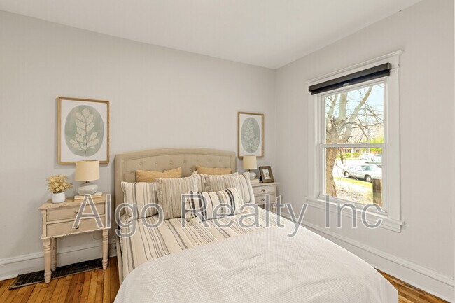 Building Photo - 3108 E 37th St