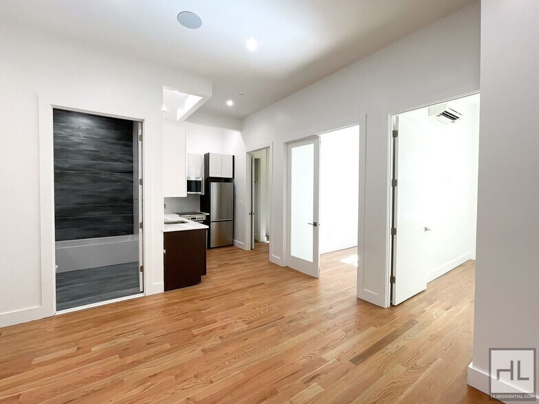 Building Photo - GRAND STREET / Spacious Williamsburg 3-Bed...