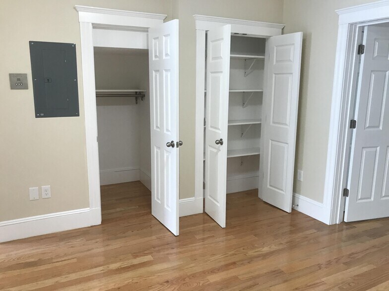 Building Photo - 882 Huntington Ave