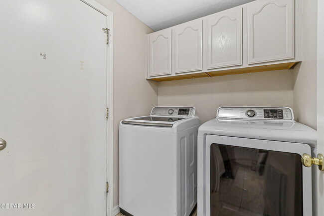 Building Photo - 6312 Casper Ridge Dr