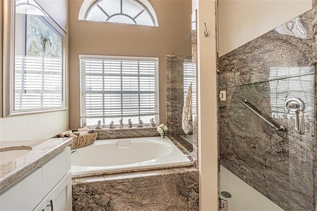 Building Photo - 2547 Estancia Blvd