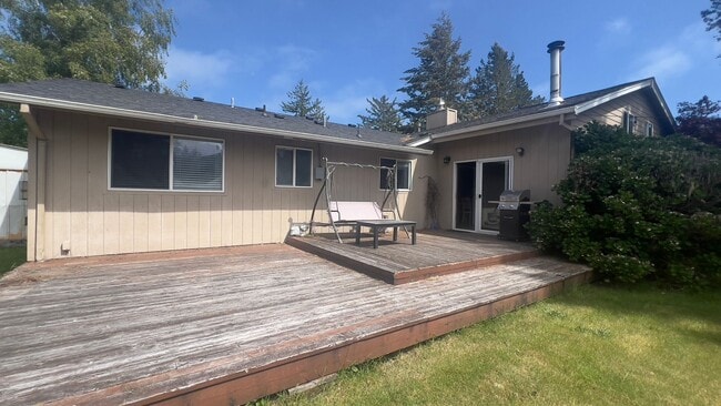 Building Photo - 91692 Smith Lake Rd