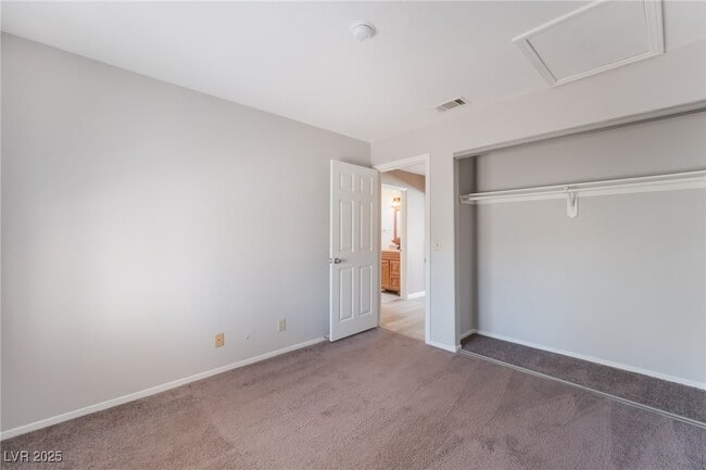 Building Photo - 5033 Drummond Rd
