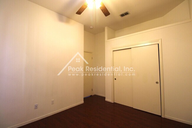 Building Photo - Nice Elk Grove 3bd/2ba Home with 2 Car Garage