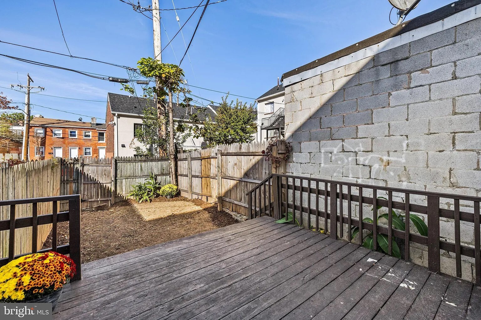 Building Photo - 926 W Pratt St