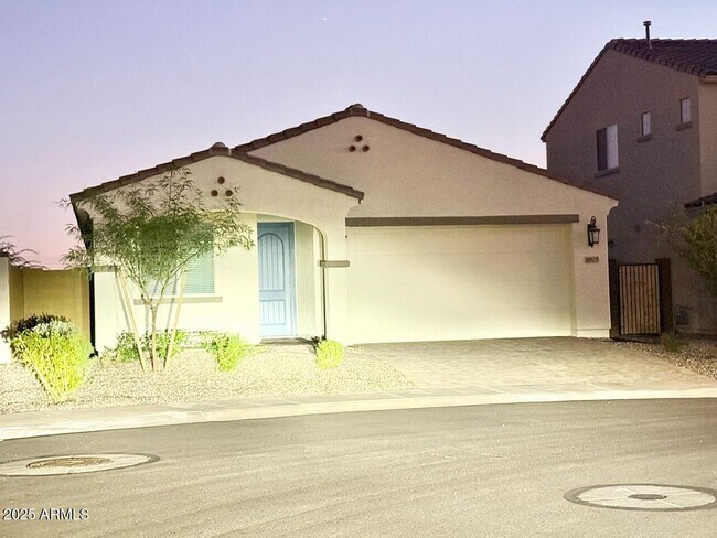Building Photo - 8905 W Orange Dr