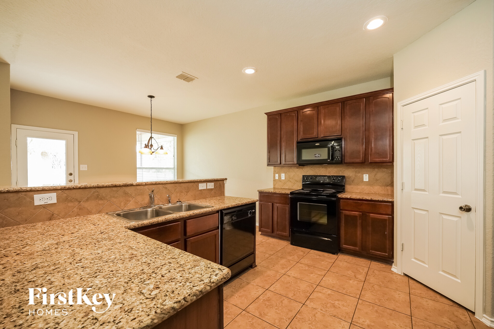 Building Photo - 6203 Palmetto Way