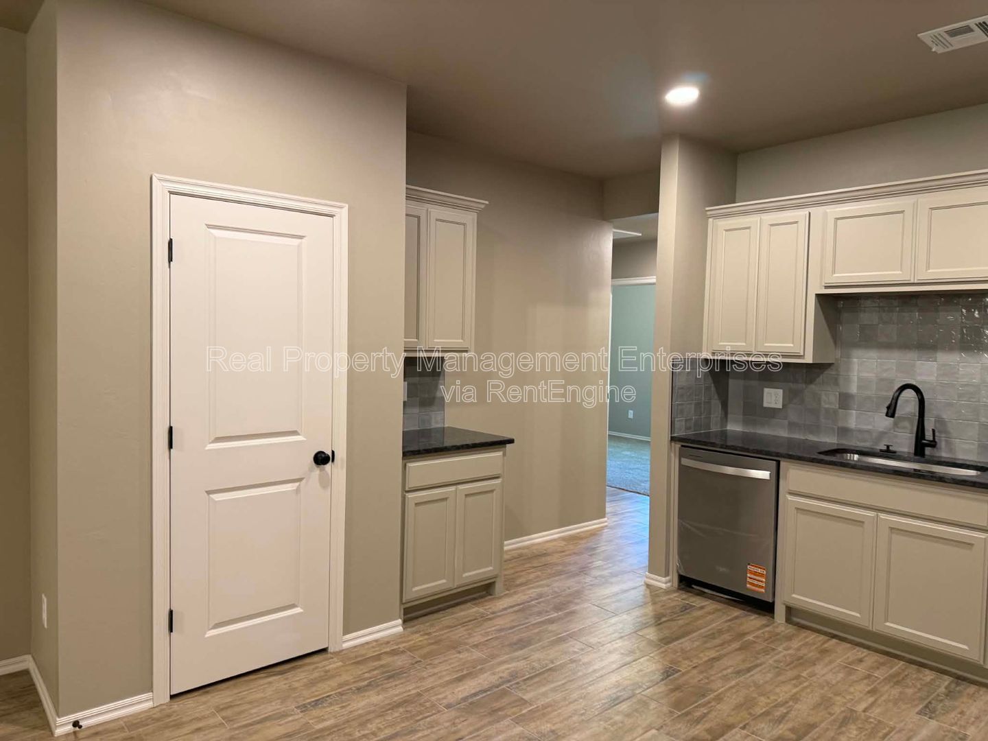 Building Photo - 29174 Osage Hls Dr