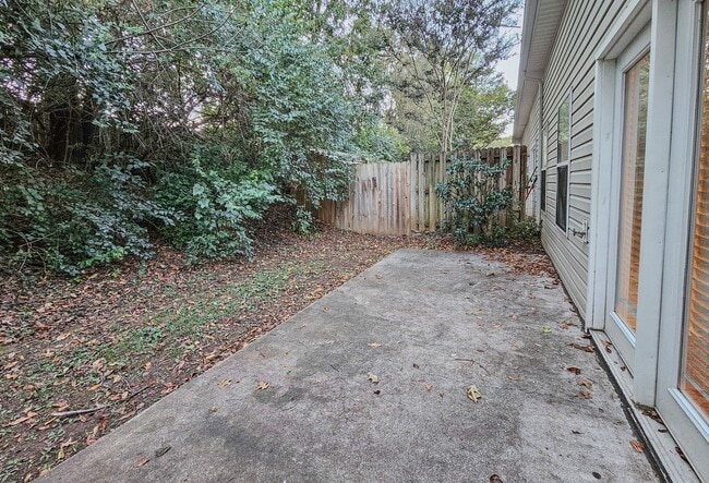 Building Photo - Knoxville 37934 - 3 bed 2.5 bath Condo - Contact Ryan Fogarty 865-333-4840