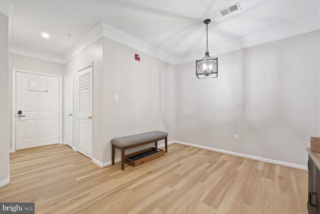 Building Photo - 6551 Grange Ln