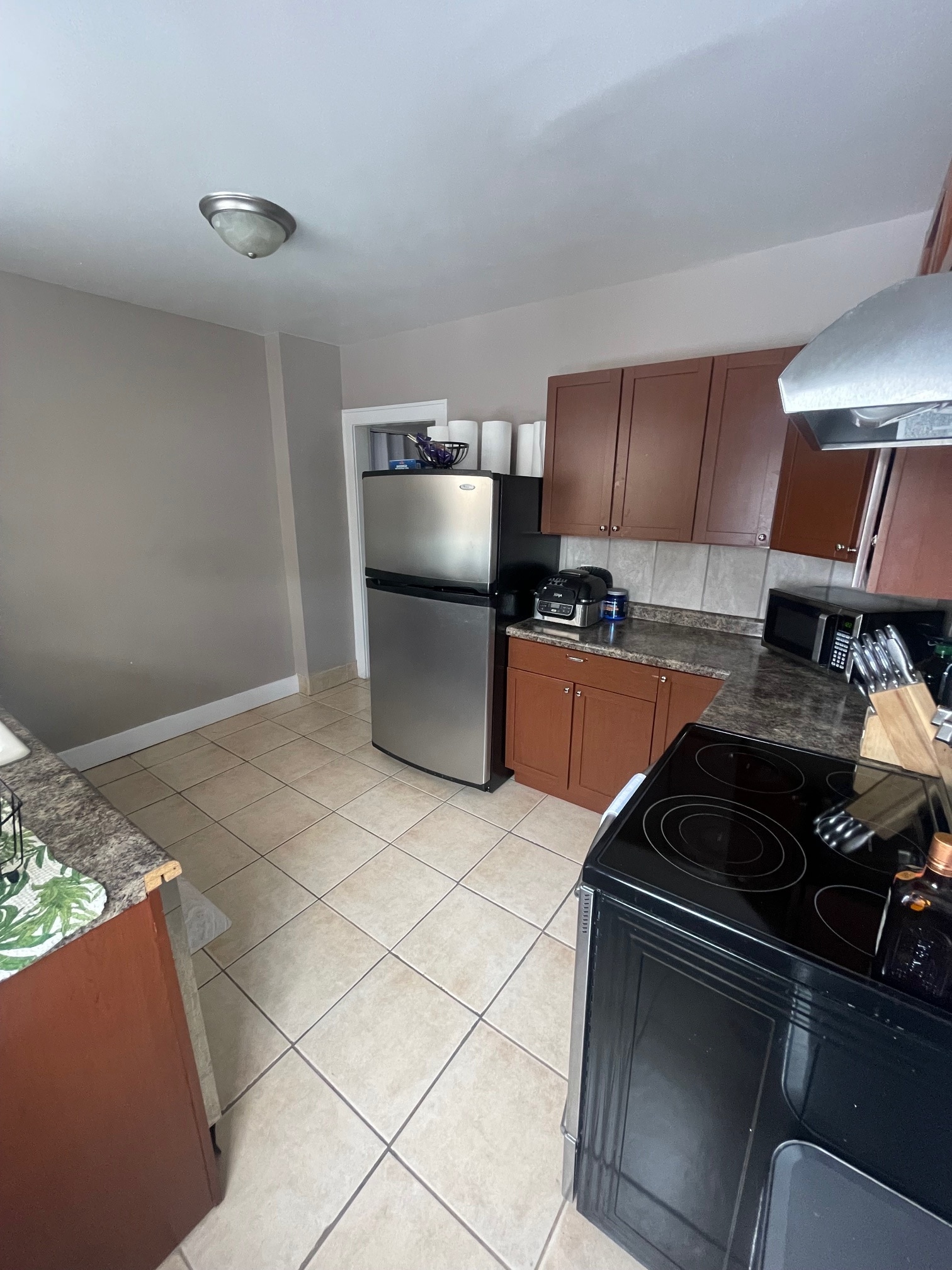 Kitchen - 2439 Medary Ave