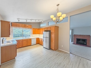 Building Photo - Stunning 3B/2BA Spacious House with Attached Garage and Large Yard in Clairemont!