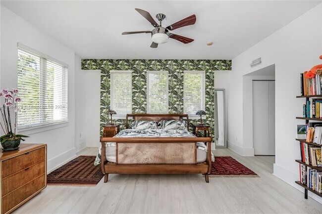 Building Photo - 696 NE 68th St