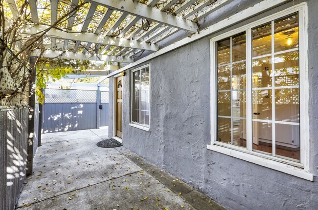 Primary Photo - 510 Ruberta Ave
