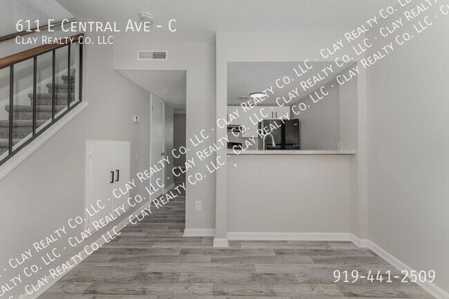 Building Photo - 611 E Central Ave