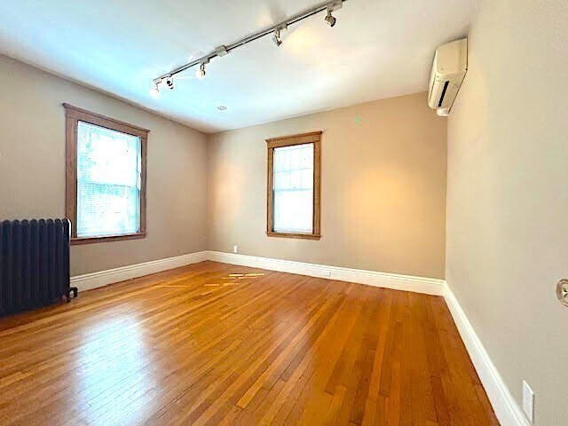 Building Photo - 12 Lawrence Rd