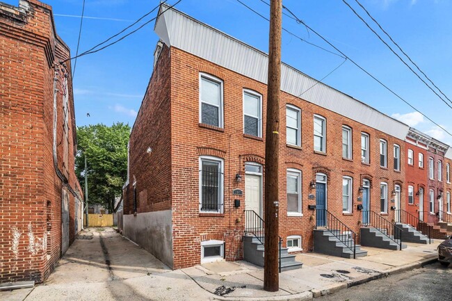 Building Photo - 1448 Ward St