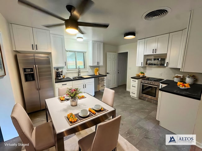 Building Photo - 417 S Owens St