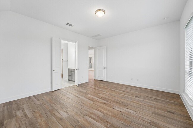 Building Photo - 133 Plumbago Loop