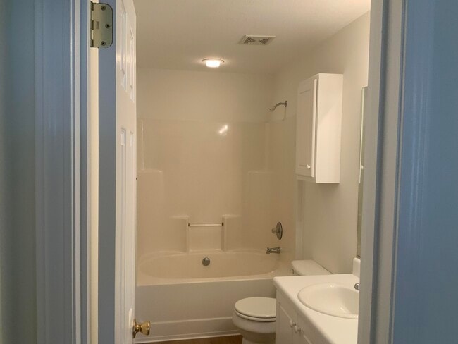 Building Photo - 664 Mickelson Way