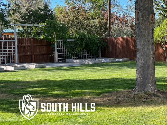 Building Photo - 3bed/2bath w/finished basement, landscaping & Water, Sewer, Trash Included, RV Parking