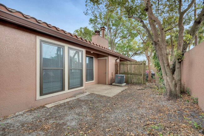 Building Photo - 628 Trinidad Ct