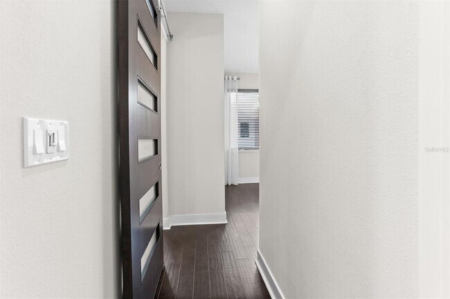 Building Photo - 818 2nd Ave N