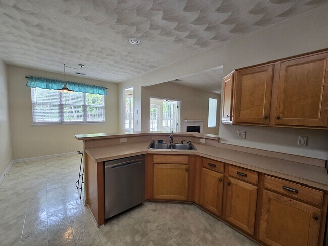 Building Photo - 3 Bed, 2 Bath in Waterfront Community of Rivers Edge in Currituck w/ Built-in Pool