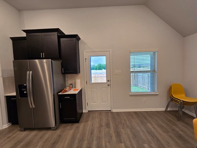 Building Photo - Gorgeous First Time Rental, 4 bed, 3 full bath in highly desirable Hills of Bear Creek