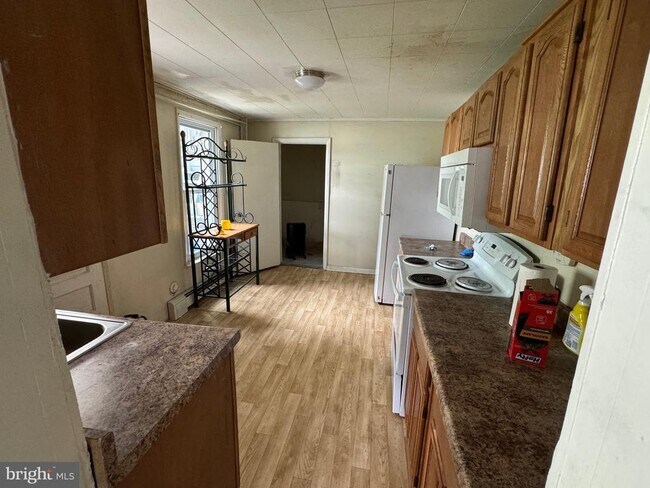 Building Photo - 237 Pierce St