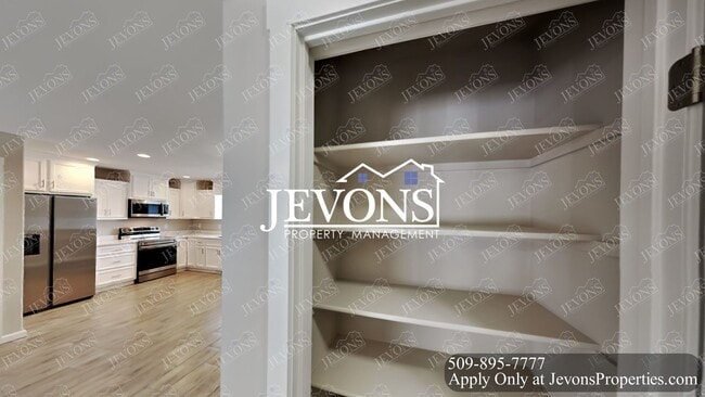 Building Photo - 1912 W Mead Ave