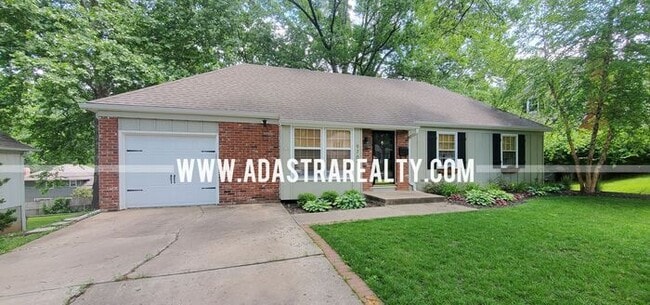 Building Photo - Beautiful Home in the Heart of Overland Park-Available NOW!!