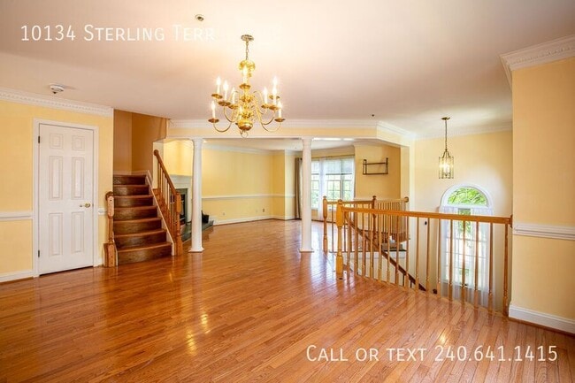 Building Photo - 10134 Sterling Terrace