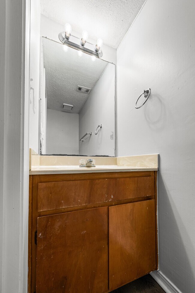 Building Photo - 205 Marquette St