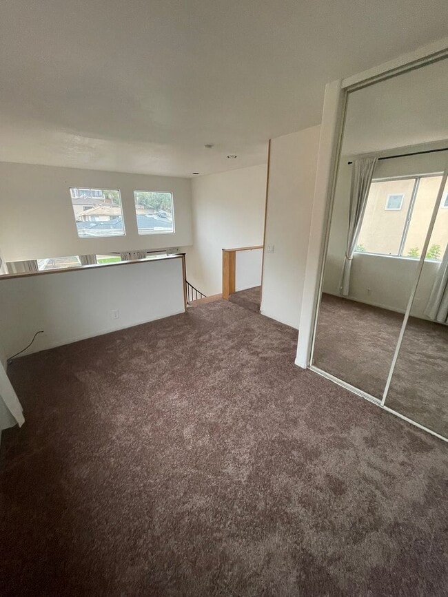 Building Photo - Point Loma 3 Bedroom 2 1/2 Bath Loft Style Townhome