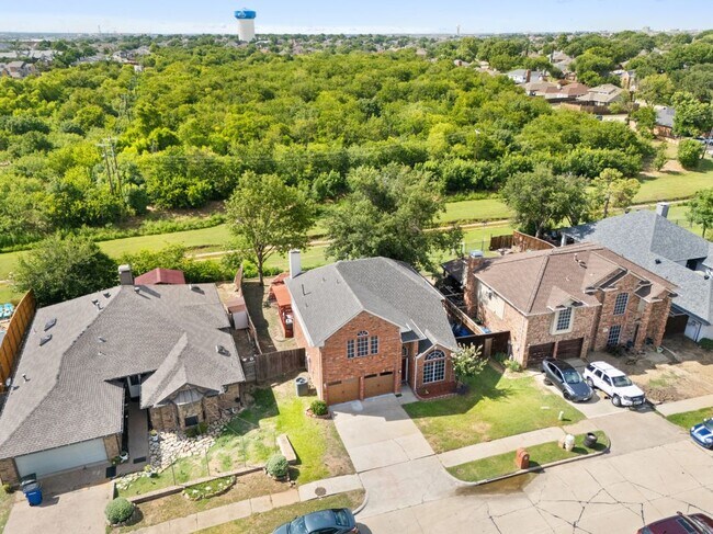 Building Photo - 1339 Barclay Dr