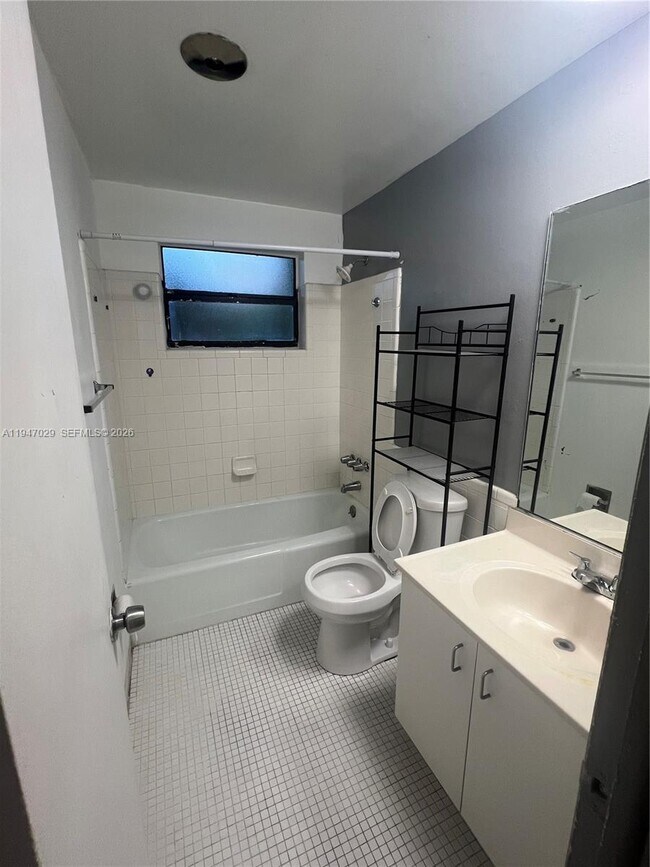 Building Photo - 9203 NW 38th Dr