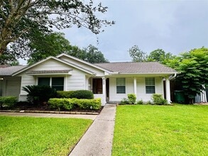 Building Photo - 9758 Cedardale Dr