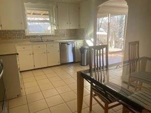 Building Photo - 12 Brookside Ave W