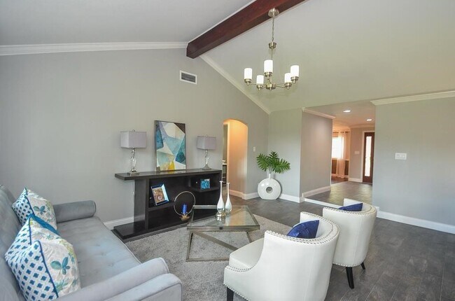 Building Photo - 867 Carlingford Ln