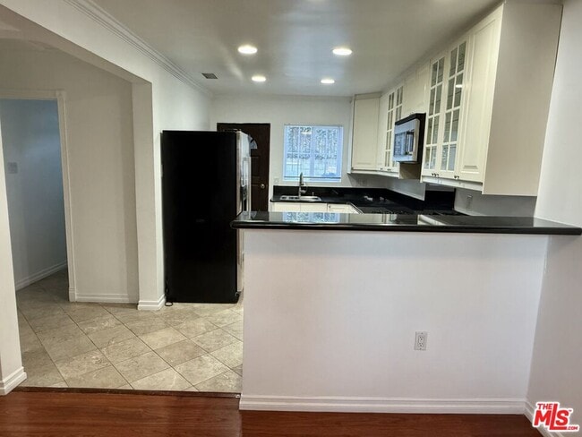 Building Photo - 1200 Laveta Terrace